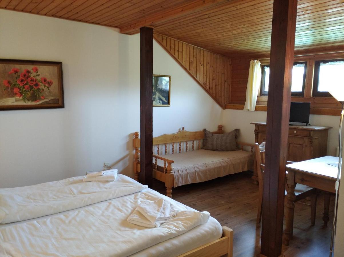 Hotel V Nebi Josefŭv Dŭl Esterno foto