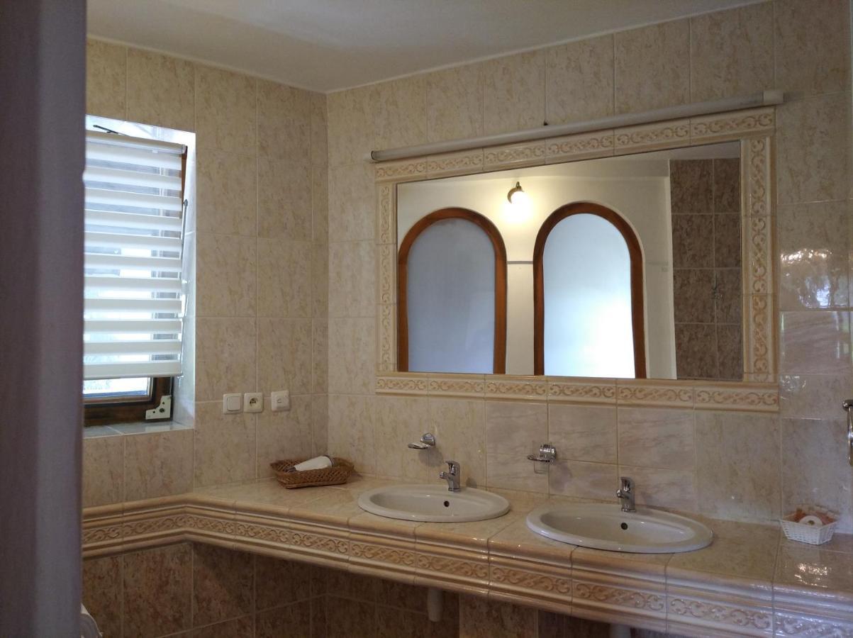 Hotel V Nebi Josefŭv Dŭl Esterno foto