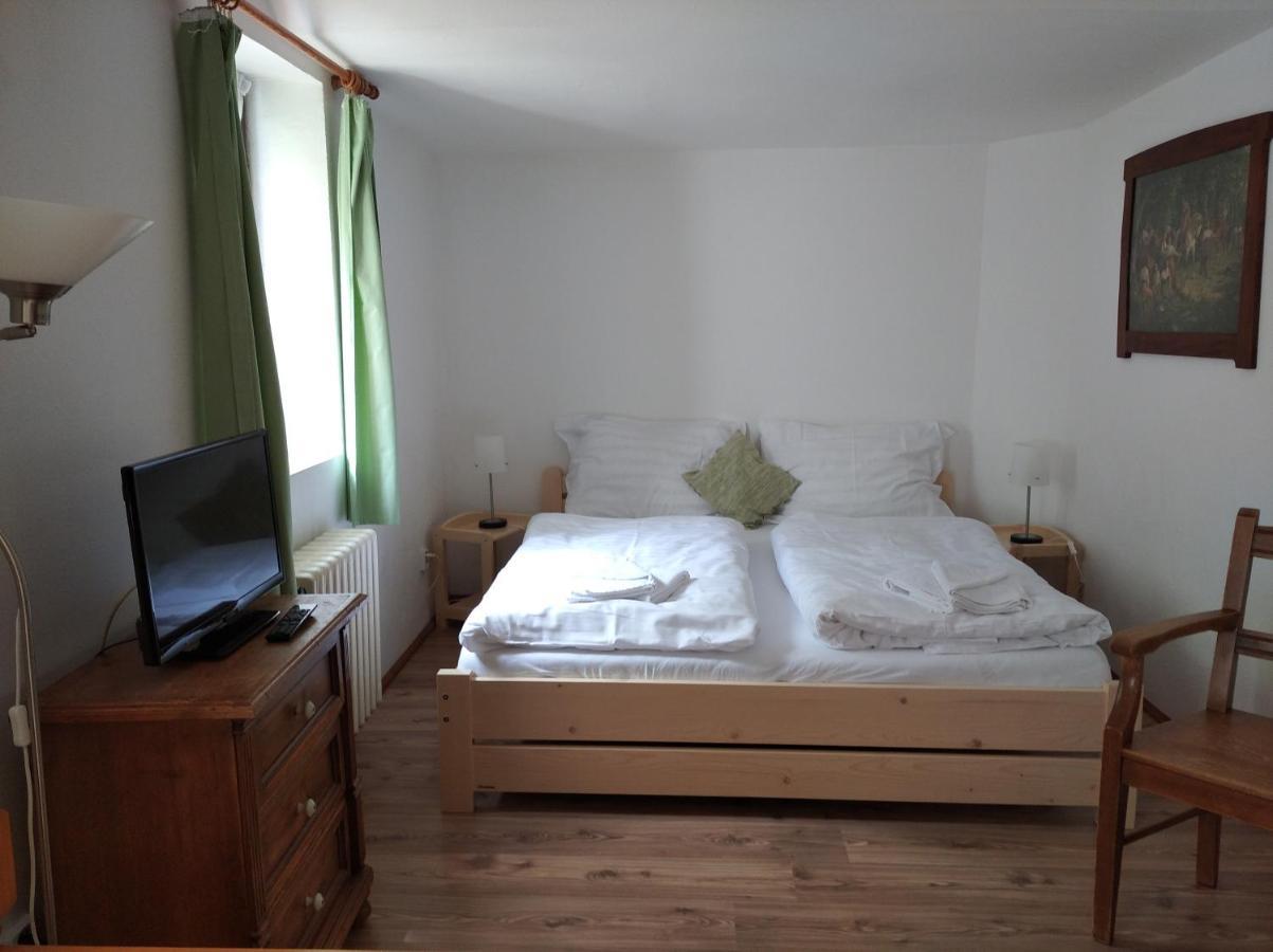 Hotel V Nebi Josefŭv Dŭl Esterno foto