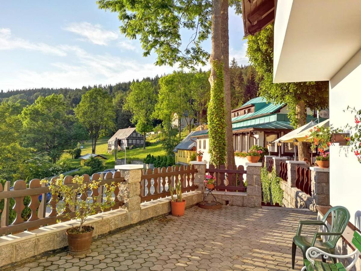 Hotel V Nebi Josefŭv Dŭl Esterno foto
