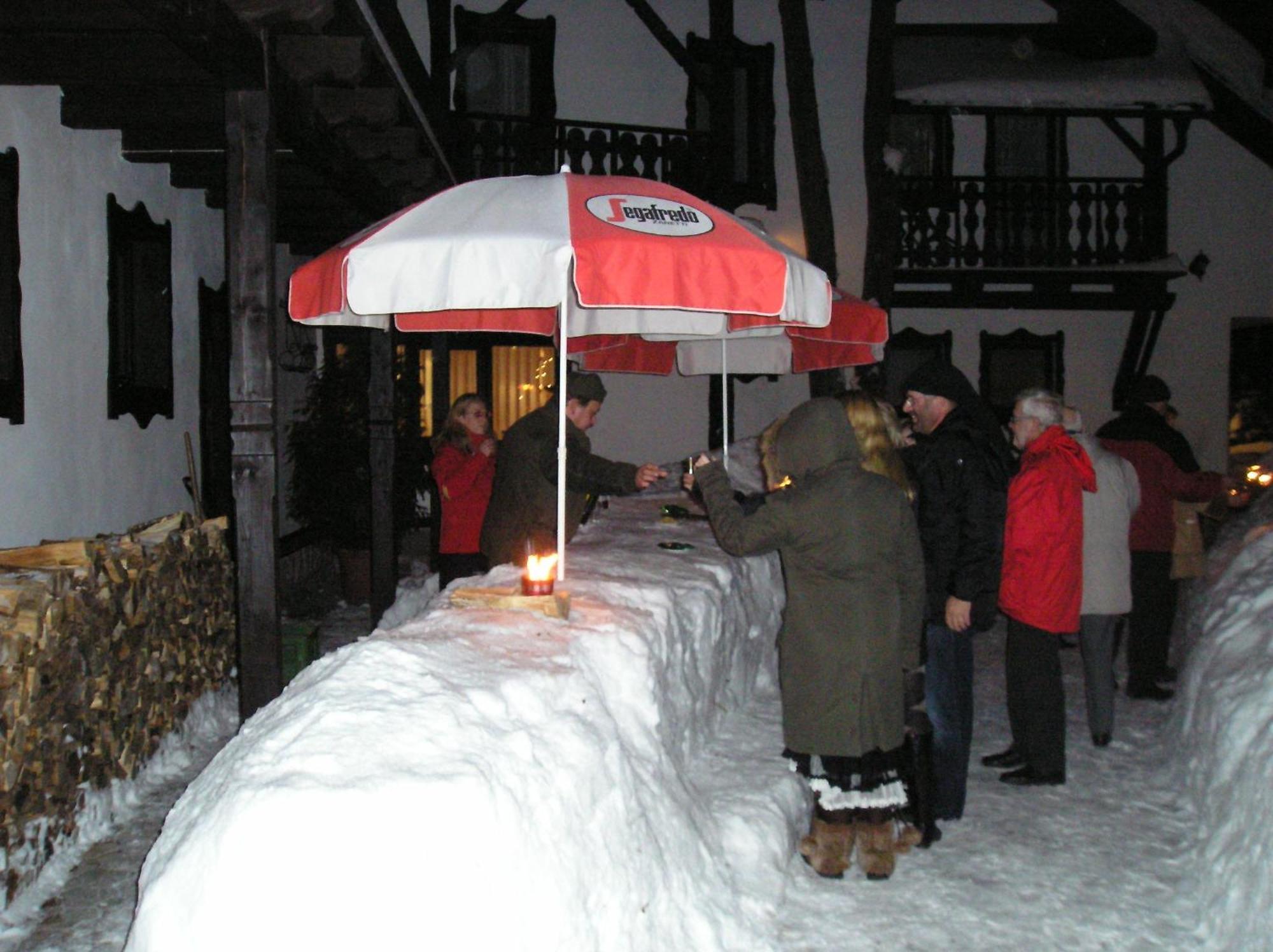 Hotel V Nebi Josefŭv Dŭl Esterno foto