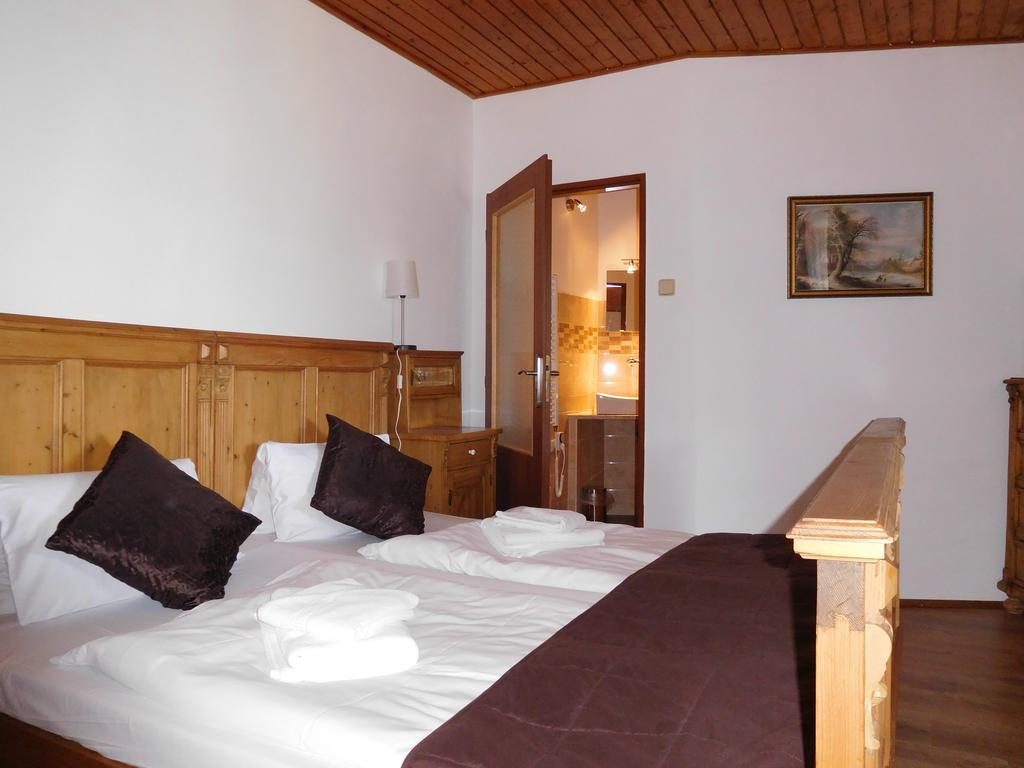 Hotel V Nebi Josefŭv Dŭl Esterno foto