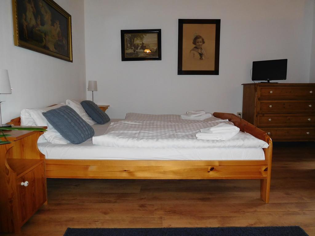 Hotel V Nebi Josefŭv Dŭl Esterno foto