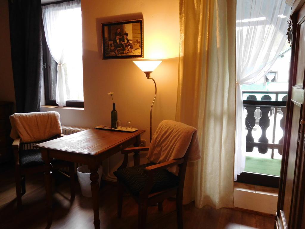Hotel V Nebi Josefŭv Dŭl Esterno foto